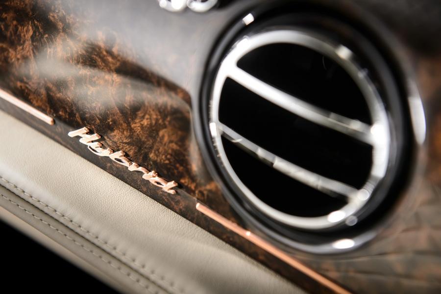 Детали интерьера Bentley Hybrid Concept 2014 года  (фото 12 из 13)